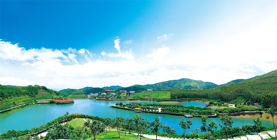 黑眼睛廣告為雁鳴湖旅游度假村宣傳推廣拍攝的風光圖片之雁鳴湖北瞰全景