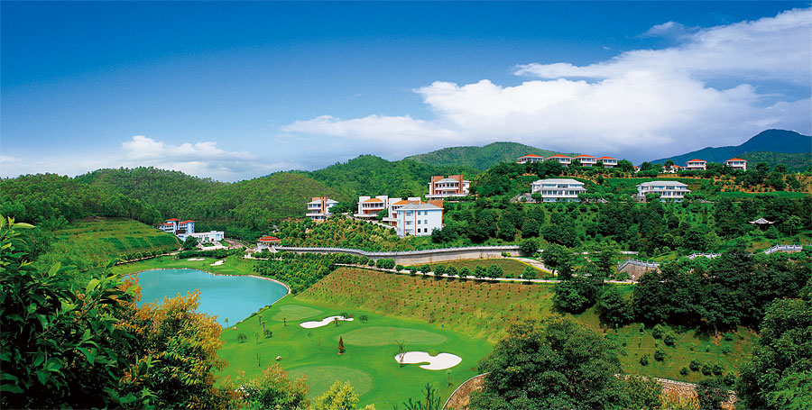 黑眼睛廣告為雁鳴湖旅游度假村宣傳推廣拍攝的風光圖片之別墅群
