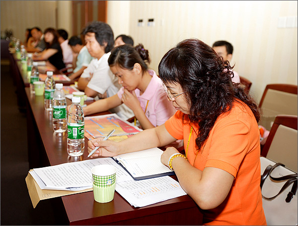 外運(yùn)會(huì)組委會(huì)辦公室主任、深圳市國(guó)際投資促進(jìn)會(huì)秘書(shū)長(zhǎng)黃瑛