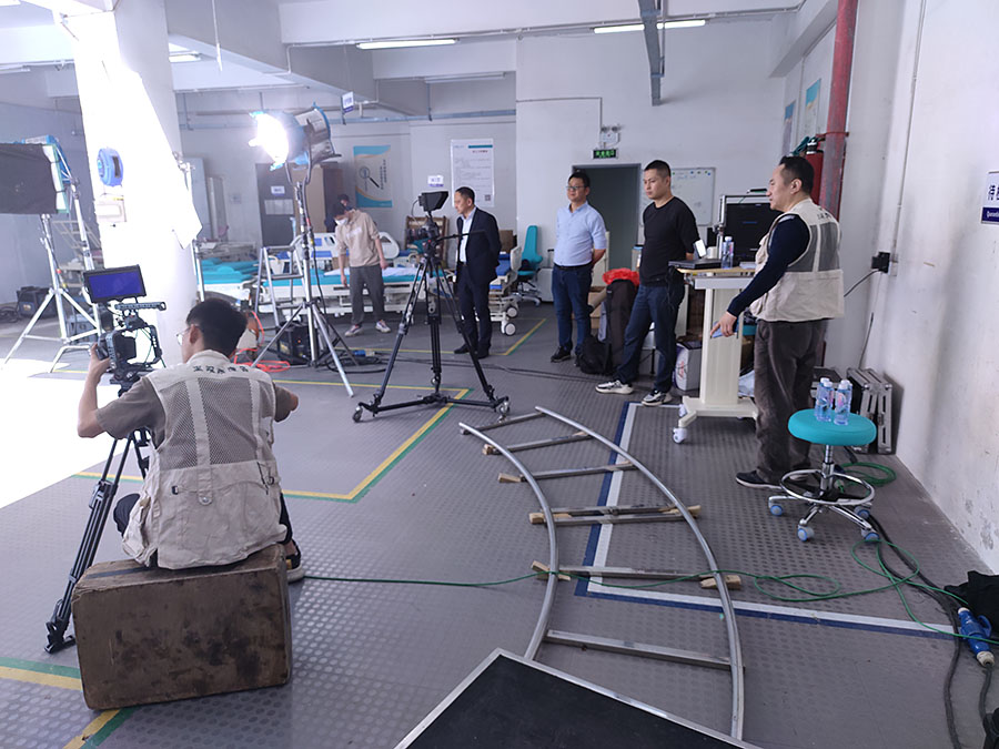 黑眼睛廣告為泰樂康科技拍攝產(chǎn)品短視頻現(xiàn)場(chǎng)