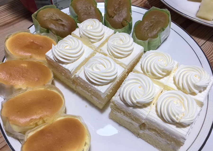 黑眼睛廣告與約克動漫影視公司簽署戰(zhàn)略合作協(xié)議現(xiàn)場甜點(diǎn)